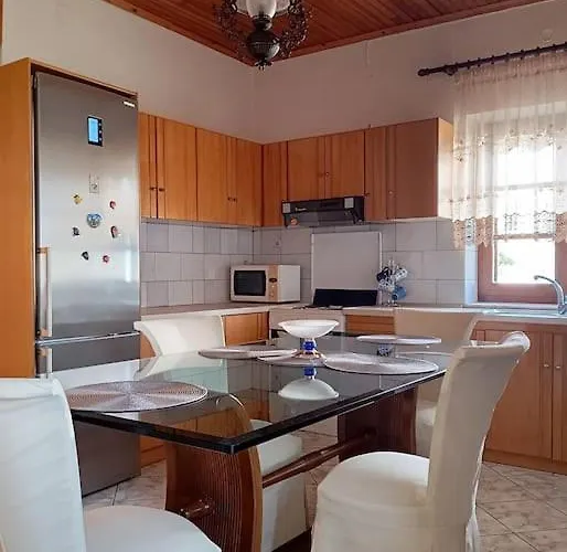 아파트 το σπίτι στο χωριό Gomfoi