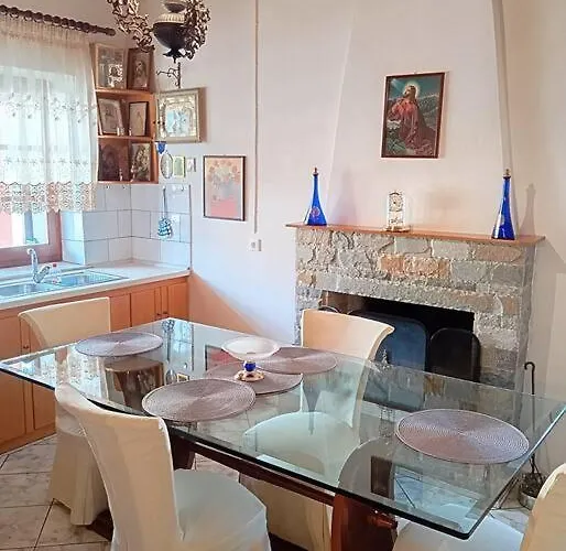 아파트 το σπίτι στο χωριό